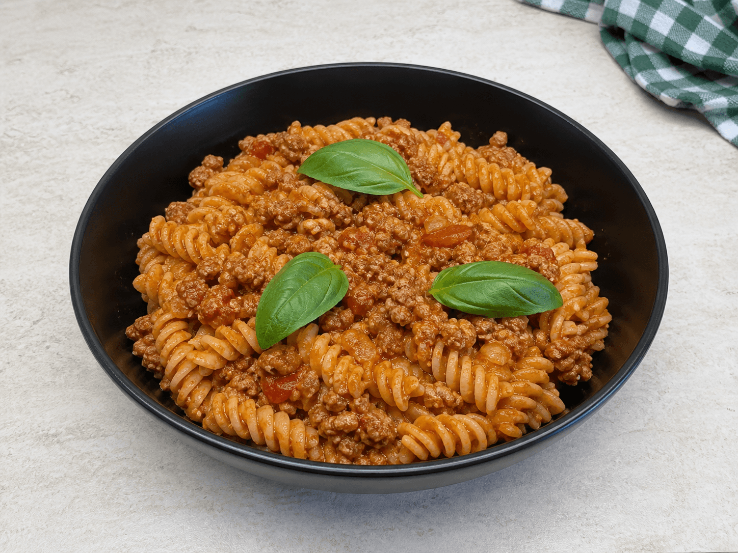 Fusilli cu vită și passata Mutti